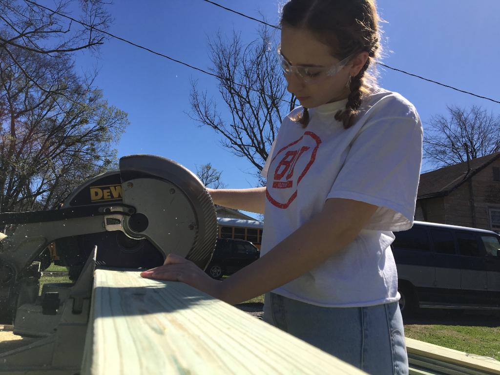 BUCGS's tweet photo. Emma Bianculli is on the CGS Snapchat today [bu_cgs] with another #TerrierTakeover from @buasb! Her group is partnering with United Cerebral Palsy of Middle Tennessee to build wheelchair ramps for families in need. https://t.co/UPZKB1KjxW