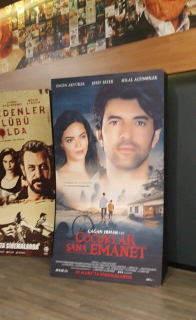 sekarrachma's tweet photo. Pingin banget bisa nobar film abang min @engin_INAfc #EnginAkyürek  #CocuklarSanaEmanet https://t.co/x4K9wA1EFA