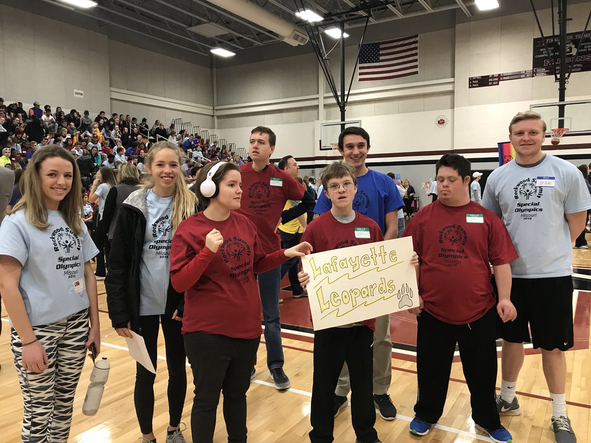RSHS2018's tweet photo. So many of our Senior helping out with the Special Olympics today at Summit!! You all great! https://t.co/tl6Prsknfb