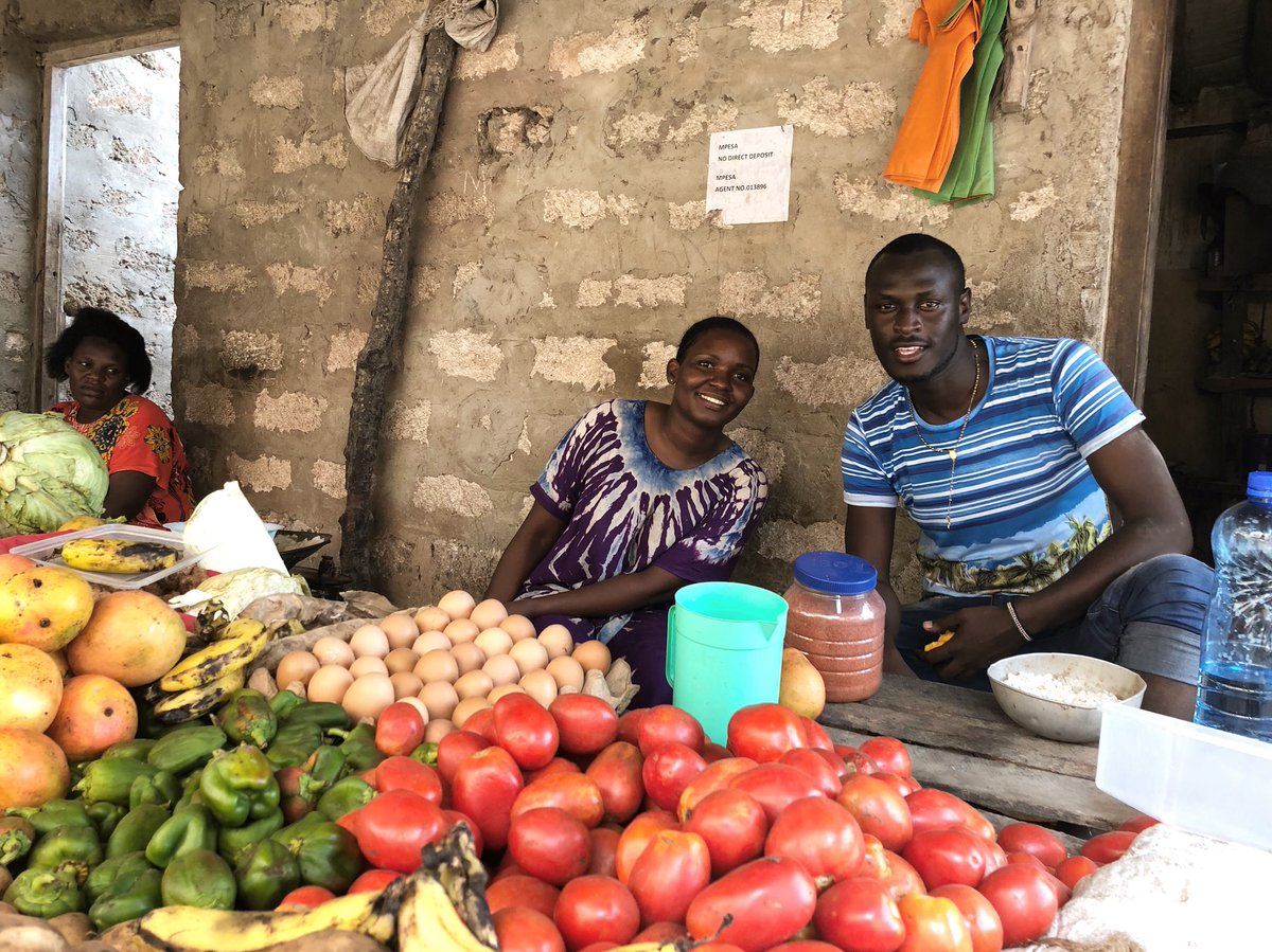 Kwani sikuhizi mimi mdark aje? Anyway huyu anaitwa Risper from Faza Island ameniuzia maembe nikaseti pilipili, tamu mbaya.
New video youtu.be/cMUV-2LDmvk
New Waves.