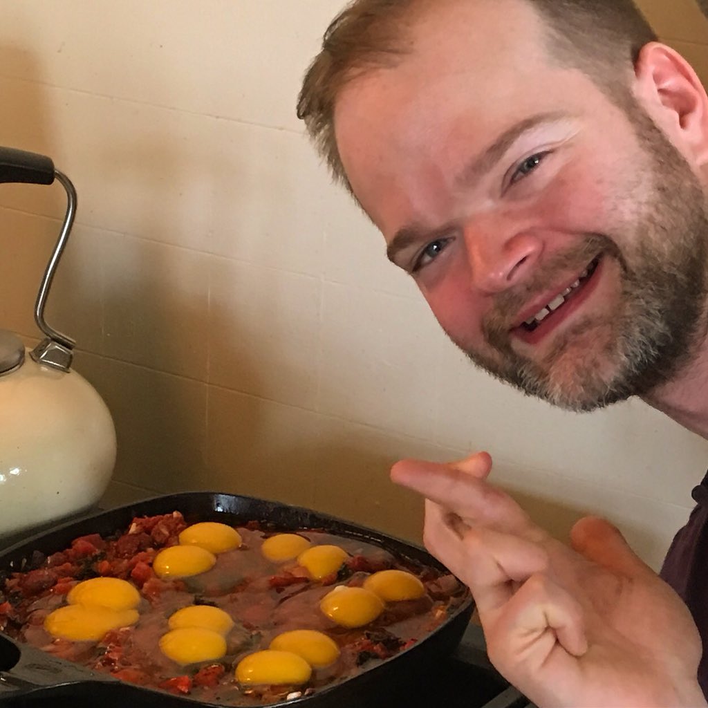 EvanDMorgan's tweet photo. @wheatsville sold me a whole carton of double yoked eggs! Pretty amazing odds and a great bargain. 🐣🐣🐤🐤🐔🐔Farmers Hen House Kalona,IA https://t.co/NzKPaDVMLv