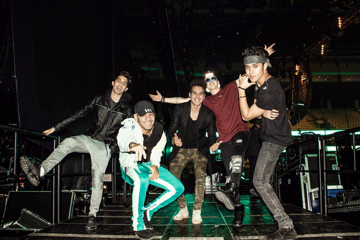 #CNCOwners así es lo feliz que nos sentimos de tenerlas en nuestras vidas 💜 Que haríamos sin ustedes? Feliz día de la mujer! las queremos y mucho!! 😘