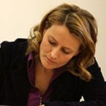 BenecomuneNet's tweet photo. Vacchina: "Il ruolo della cura è stato attribuito alle donne, che per lavorare, devono dividersi, in modo estenuante tra lavoro e cura. Ma la cura è una dimensione essenziale dell’uomo. Non si è pienamente umani se non ci si prende cura degli altri" > https://t.co/dsEZTSaqjy https://t.co/CSoHGDr7lu