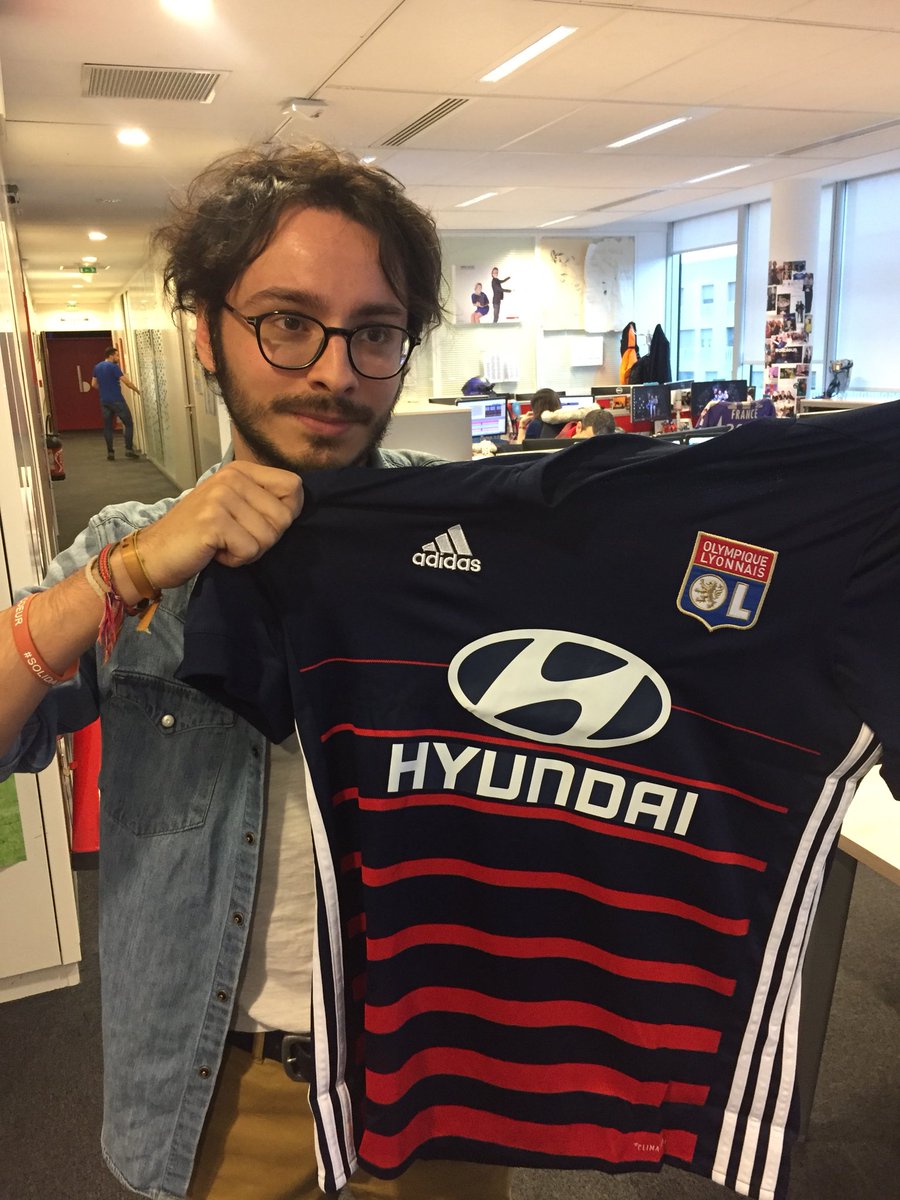 lequipedusoir's tweet photo. RT &amp; FOLLOW @lequipedusoir pour gagner le maillot de l’@OL ! @adidasFR #HERETOCREATE #EDS https://t.co/qidGCU58mm