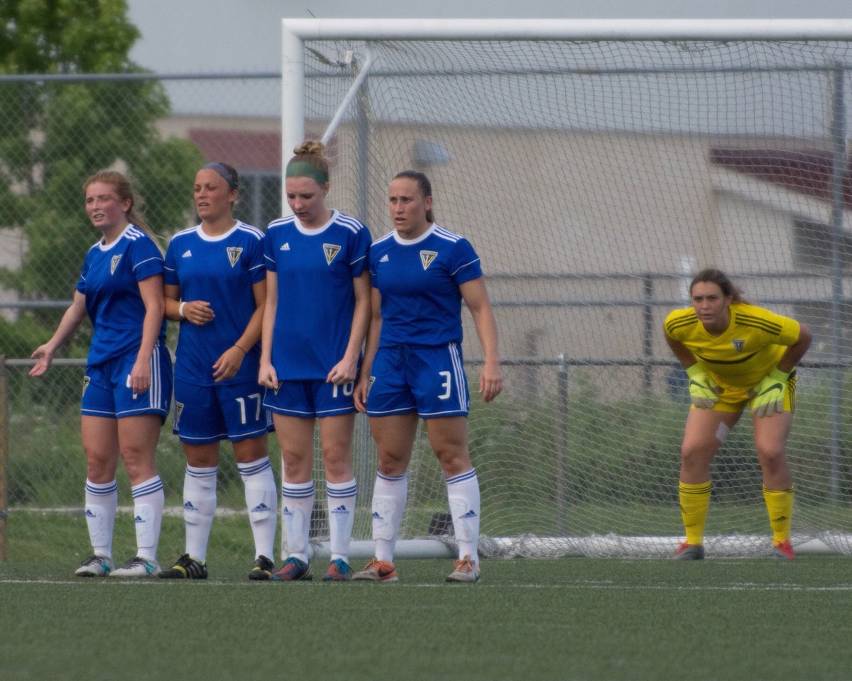 vbcityfc's tweet image. Happy #InternationalWomensDay to all of our women ballers out there 🙏🏽

#VBRising | #GirlsDoItBetter