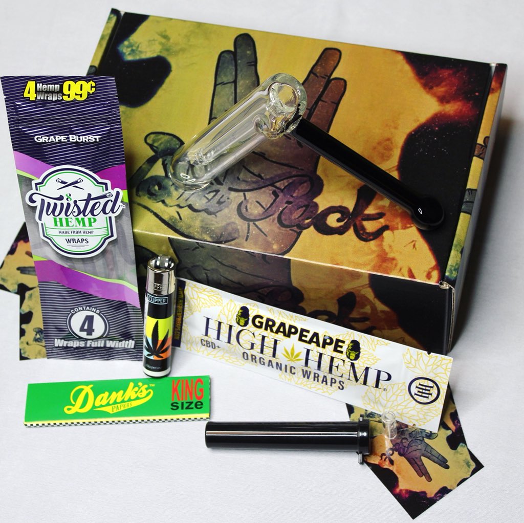 Oh snap it’s here March Box !🔥