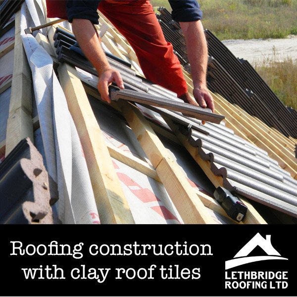 Lethbridgebuild's tweet photo. Roofing construction layering with clay roof tiles

For any roofing enquiries in Herts, Essex &amp; North / East London, please get in touch 
01992 578013
info@lethbridgeroofing.co.uk 

#essexroofers #roofer #clayroofiles #rooftiling #rooftiler #roof #Essex #epping #northlondonroofer https://t.co/4iUCG1yUX7