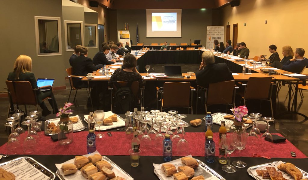 InterregRatio's tweet photo. @malopolskaPL región presenting Action Plan @InterregRatio @CEOEAragon @FamcpAragon https://t.co/1YH0vE6eHX