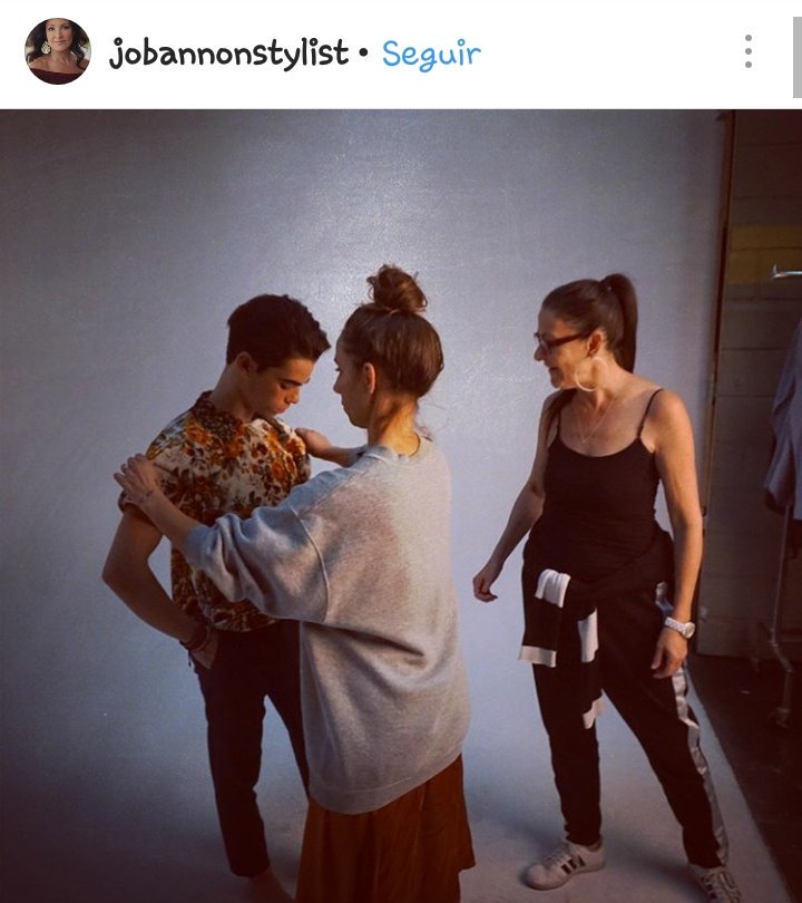 BoyceSpain's tweet photo. 📸/ [7 marzo] @Jobannonstylist por su cuenta de Instagram

Detrás de las cámaras de la sesión fotográfica de @TheCameronBoyce para la revista  @luca_magazine 😙😙

#cameronboyce #truthanatorspain #lucamagazine https://t.co/1X4Kg1dZIE