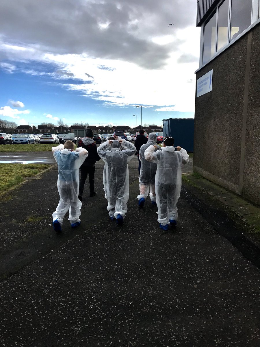 RenfrewHighHWB's tweet image. Amazing morning with @RecoatGallery as part of #projectawesome S1 boys displaying some very creative work!