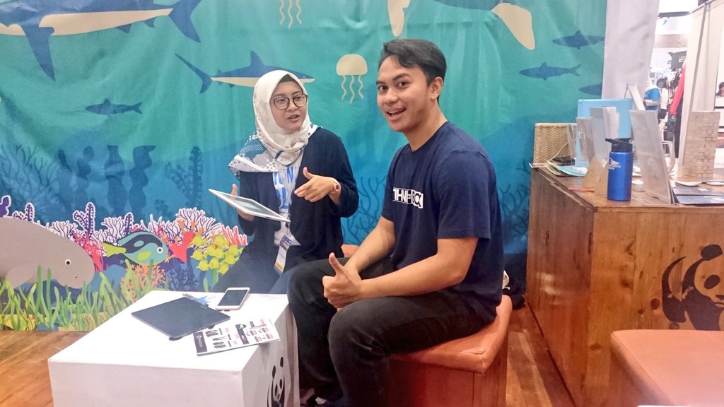 murezaone's tweet photo. Yey dapat hadiah drybag dari @WWF_ID program #SigningBlue. 
Mampir ke booth @WWF_ID utk dapat info menarik seputar pariwisata dan konservasi di @DEEPandEXTREME (8-11 Maret) 2018.

Bring Tourism to The Next Level 😀 https://t.co/yOy4PWC1sJ