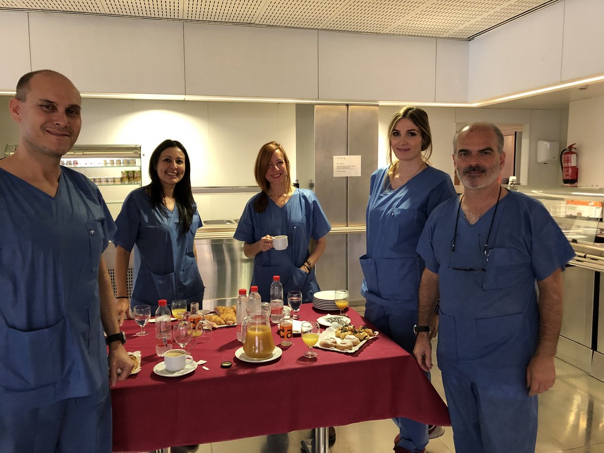 DigestivoTellez's tweet photo. Intensa Jornada formativa con 5 casos de Ablación por Radiofrecuencia de #esofagodebarrett con displasia en @HUVMacarena de Sevilla para 4 endoscopistas de @CMedicoarenal-@hospsanagustin SEVILLA @HRegionalMALAGA @hospital_hvn GRANADA @ahjuanramon HUELVA. Un reto cumplido x tod@s https://t.co/6xOEvsNOjN
