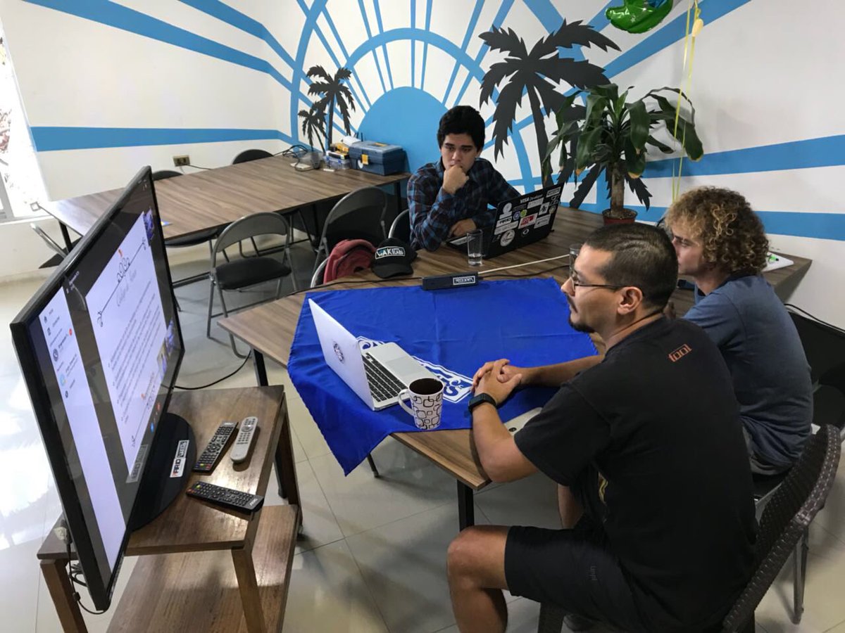 wakilabs's tweet photo. Nuestro jueves comenzó con una video conferencia con los amigos de @emprendeFCh y los emprendedores ariqueños Sebastian Cuellar de CriptoSolar y Antonio Fica de Suncast, quienes fueron seleccionados de la convocatoria de #AylluSolar #Arica #LaFiebreDelSol ☀️ 💡 https://t.co/vugHNfRSSo