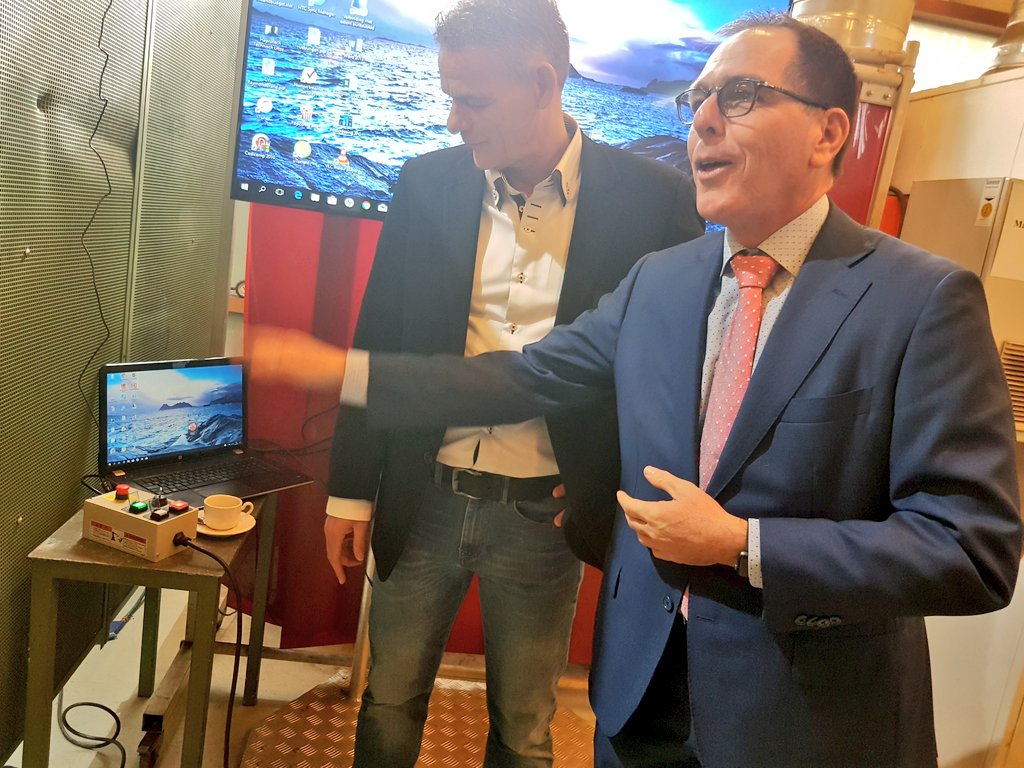 GertjanHuijbens's tweet photo. Met @peterdenkema voor @rtvseaport bij @haprotech lastechniek #velsen-noord voor zowel de kick-off van een lasrobot (door Raymond Brand) als het innovatiefonds MKB van @gemvelsen (door @ArjenVerkaik) én met een knipoog naar het goed scorende @Telstar_TIDW https://t.co/iz2MGpzDs8
