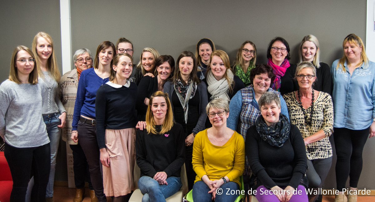 À l’occasion de la journée des droits de la femme, nous tenions à mettre à l’honneur nos collaboratrices opérationnelles et administratives. Pompier/ambulancier, un métier d'homme ? FAUX ! Mesdames, rejoignez-nous ! #JourneeDeLaFemme #girlpower