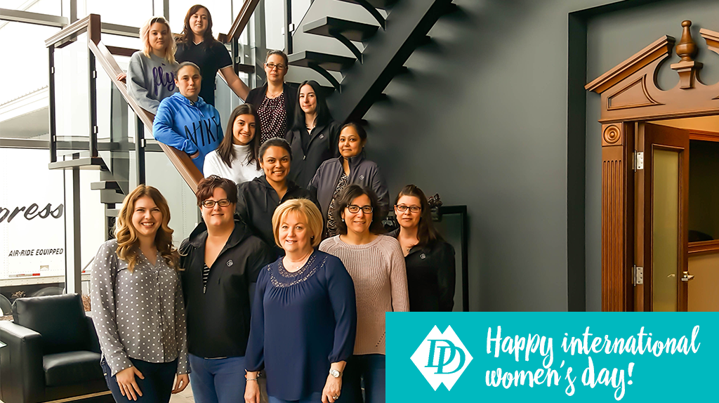 DoubleDiamondAr's tweet photo. Today we are honoured to celebrate the women who not only help keep our business running strong, but those who on a daily basis enhance our culture and community. Flavor isn’t the only thing that grows here at Double Diamond Farms. Community grows here, too. #StrongWomen https://t.co/zqhVOVG3R9