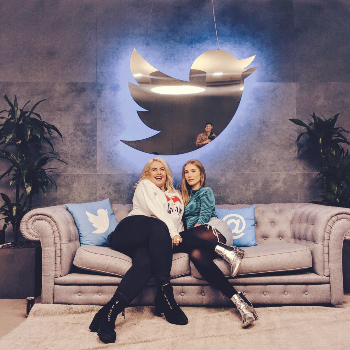 BiteTheBallot's tweet photo. Dropping tonight at 6pm via our Facebook &amp; YouTube - join @FelicityHayward &amp; @ItsKellyKnox for our Importance of Self Love chat! Thanks to @TwitterUK for hosting and @HandsomeBoy for producing! #IWD2018 #InternationalWomensDay 💜 https://t.co/oeELjhBo5c
