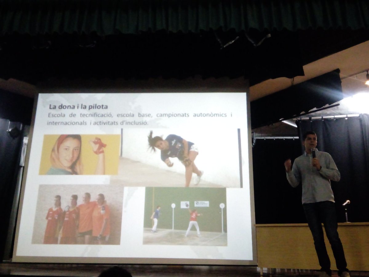 CalpNoticies's tweet photo. 📌La Concejalía de #Deportes ha participado en la Jornada de Pelota de #Agost y tomado ideas para impulsar este deporte en #Calp completando las acciones que ya se están llevando a cabo #pilotavalenciana #Calpe https://t.co/GDWPrAv0pQ
