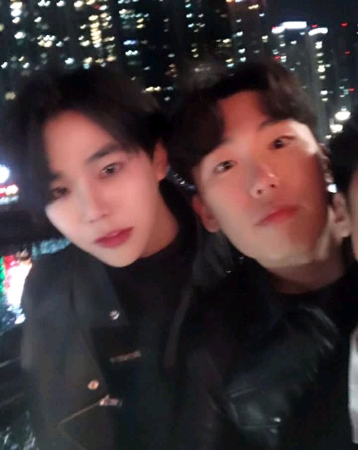 BOYFRIEND_twt's tweet photo. [#YOONWON] 내일 밤 멋진 밤 11시 TVBOOK 온다~ 🤘🤘 https://t.co/XdXKtcVz2f