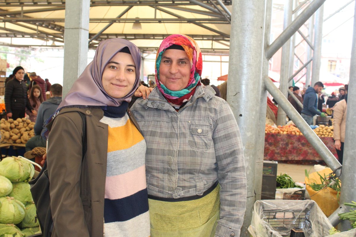 Pof_35's tweet photo. Bugün 8 Mart Dünya Kadınlar Günü.Kadına şiddetin,tacizlerin son bulduğu güzel bir dünya dileğiyle.

Bugün Kadınlar Gününü Pazarcı Kadınlarımızla Kutladık..
@OA_Bak
@SinanAksuKYK
@GSB_KYK 
@KYK_Usak
@tahiremrecan https://t.co/JELC2MP1g1