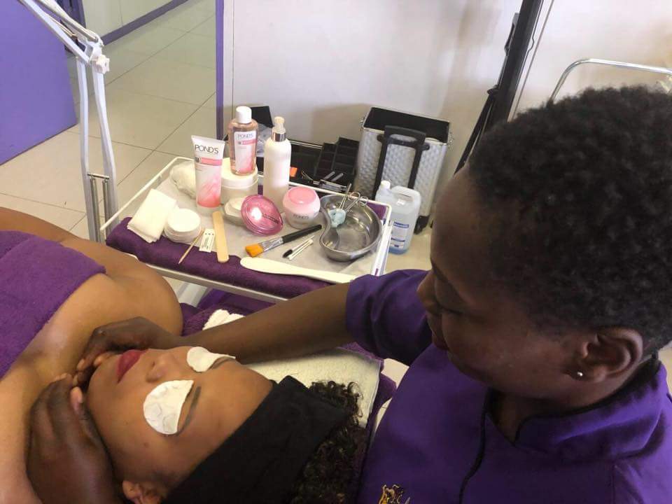 TBHA_Academy's tweet photo. A smile is the best makeup any girl can wear. #beautystudents #dsd #internationalwomensday #beautyschool #facials #Tbha https://t.co/RO9EbE8SBO