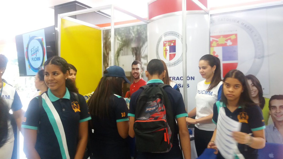 AlinaBello's tweet photo. Open House @PUCMM con la entusiasta presencia de cientos de jóvenes estudiantes que reciben información y participan en charlas, simulaciones y actividades artística #openhousepucmm @ADMPUCMM @egresadospucmm @AIESECPUCMMCSTA https://t.co/YV9Xol1yeb