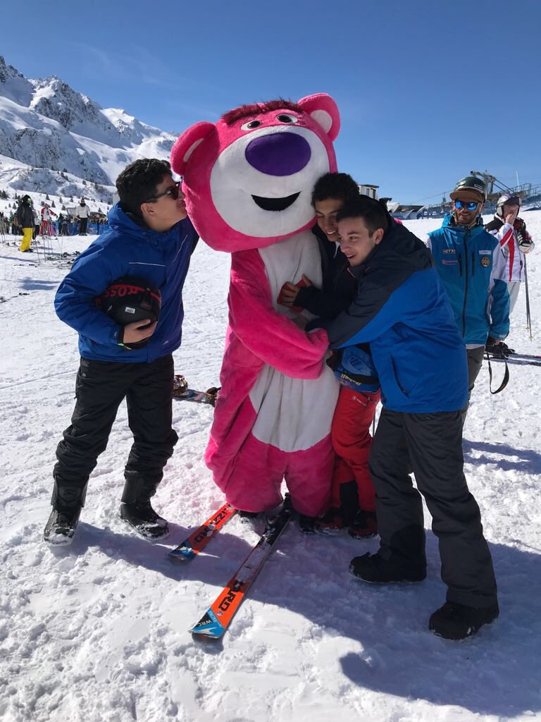 NcbisSecondary's tweet photo. Fun in the sun on #Challengesweek ski trip https://t.co/xvkDYpNUMD