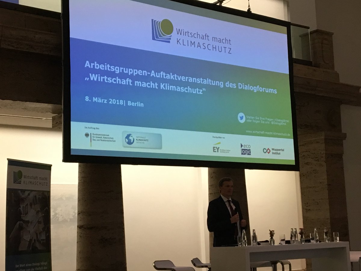METRO_Politics's tweet photo. .@sachkarsten @bmub mit Auftaktkeynote des #DialogWmK - „Investitionen in Klimaschutz bringt Wettbewerbsvorteile“. Wir freuen uns auf spannende Diskussionen mit 150 weiteren Unternehmen #Klimaschutz @DialogWmK /am https://t.co/OMQonPegf0