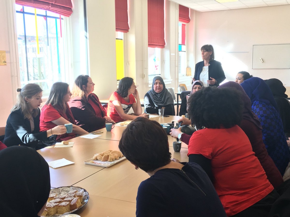 Warm ontvangst bij <a href="/StichtingYasmin/">Stichting Yasmin</a> met ☕️,  zelfgemaakte 🍰 en goede gesprekken #gowomen #ikdenkvandaagaan #womensday