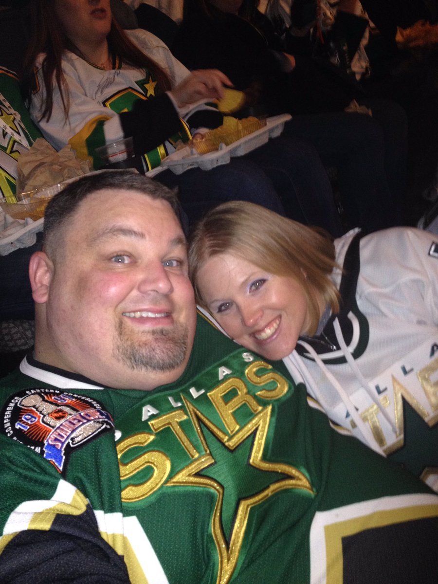 bqaggie's tweet photo. Hard to believe it's been 4 years already. Feels like last month. Completely excited to get our @9modano Retirement Night panoramic signed via @frozen_pond during their 25th Anniversary celebration in May! Congrats again, 9! Special night! #WeWereThere #GoStars #Retiring9 🏒✍🏻 https://t.co/7qSpNXL7xL