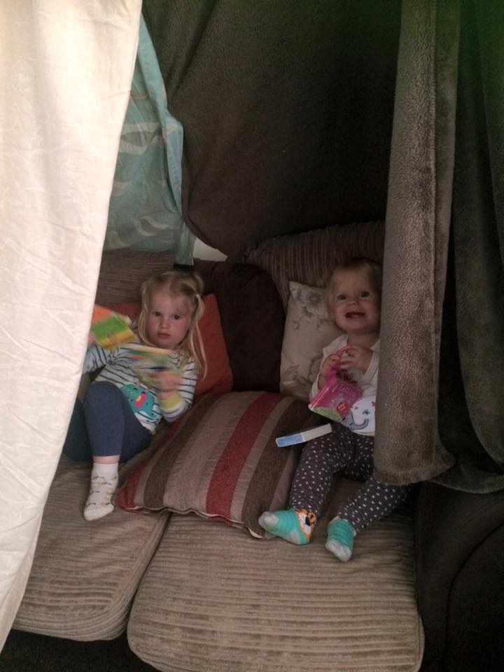 KayleighDClarke's tweet photo. Snowed in - Ideas for entertaining little ones when you are stuck inside. https://t.co/jddPNbDLTq #mumblog #snowedin #indooractivities #indoorfun #toddlers #parenting #parentingtips #parentingideas #denbuilding https://t.co/QGOAcKSuxd
