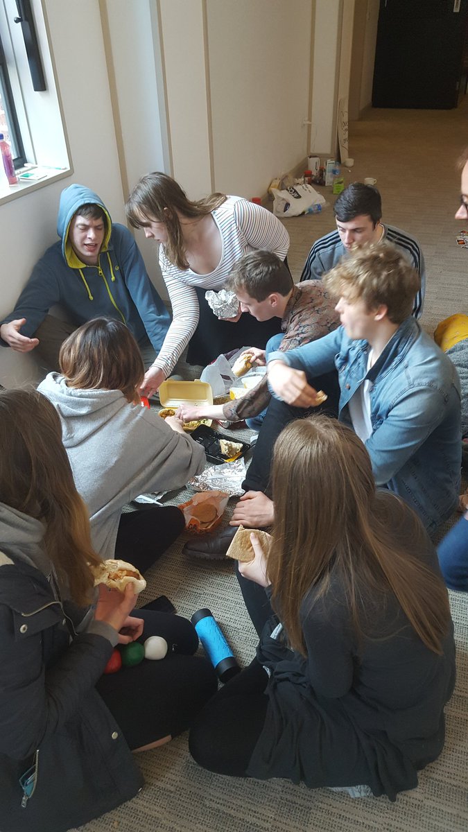 ExeStudentsUCU's tweet photo. Thank you so much to Dinosaur Café for their incredible support of #OccupyExeter with this honestly fantastic food fresh from the picket line #USSstrikes https://t.co/bpUSzf8yC0