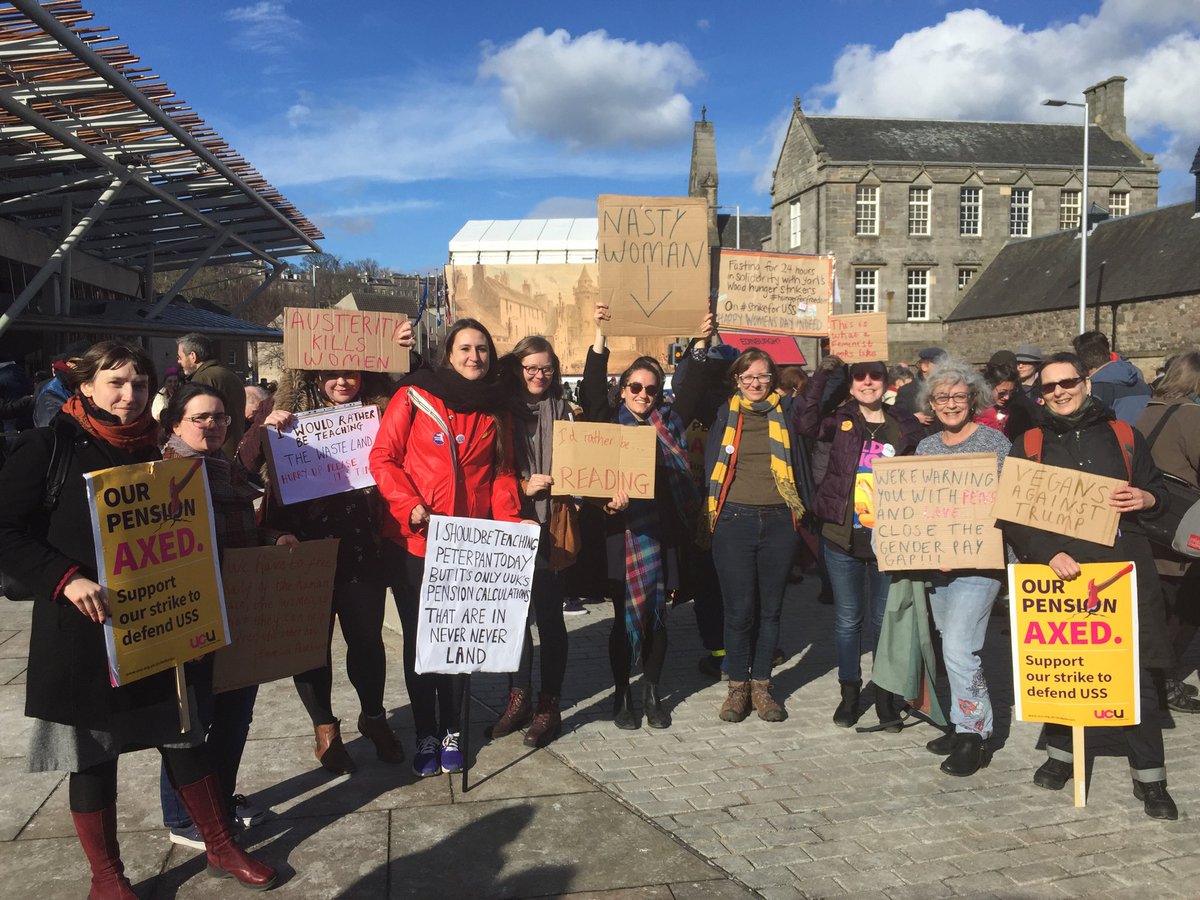 katesang's tweet photo. @ucuedinburgh English Lit department rallying to #saveourpensions #saveuss https://t.co/PpEBwgTUQS