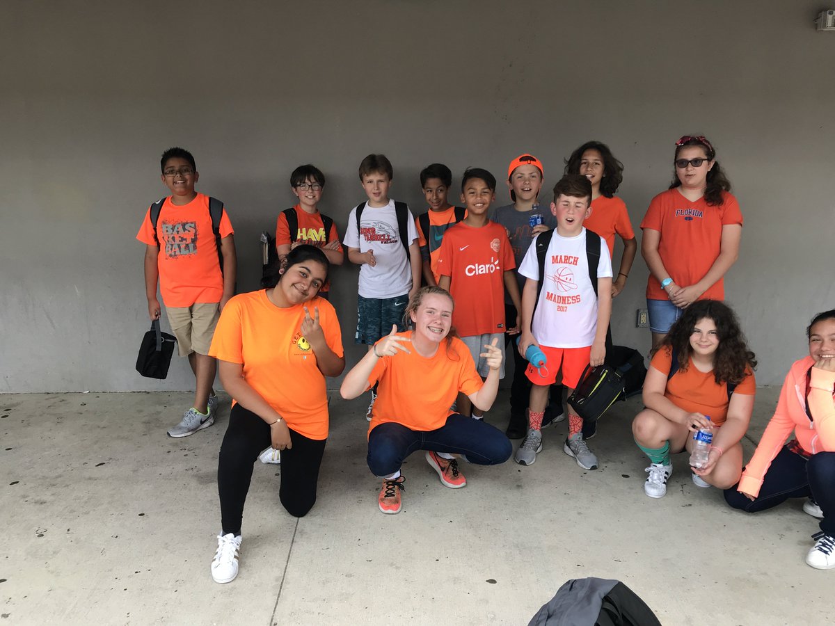 FarnellHCPS's tweet photo. Wearing orange. Parkland, FL is in our prayers. We’re writing letters of support and condolences. https://t.co/khqQVhDeym