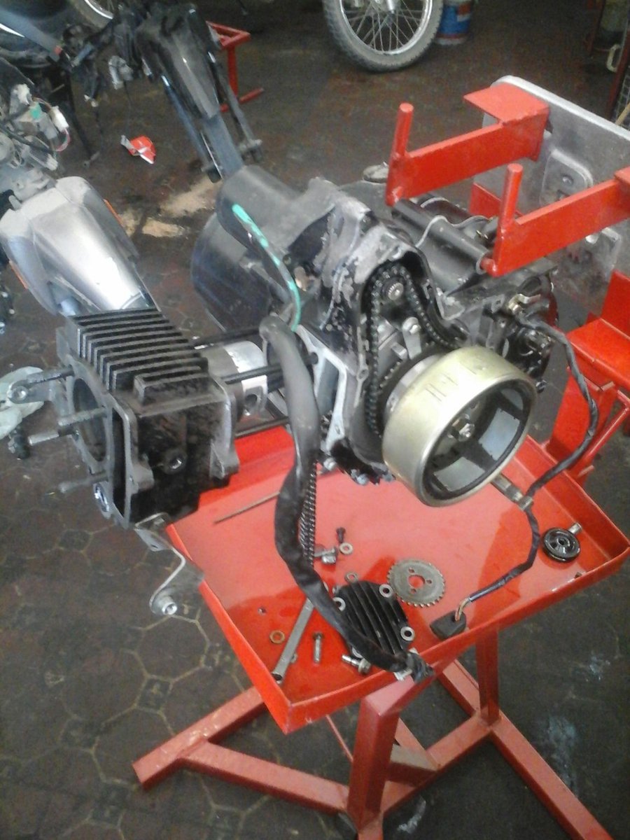 sergioparache's tweet photo. SOPORTE DE ARMADO DE MOTORES https://t.co/ZSFl4nDEml