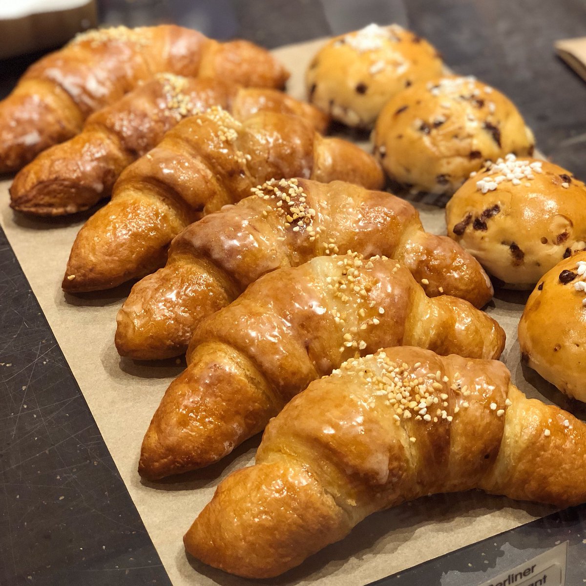 BosPublicMarket's tweet photo. We’re OPEN, and we have breakfast! 🥐 Come on in and enjoy a @swissbakers croissant with your morning coffee or tea. On the topic of croissants, swissbakers will be sampling these bad boys at #BPMopenhouse next Tuesday! If you’ve never tried one, you’re in for a treat. https://t.co/aptaMq2QtS