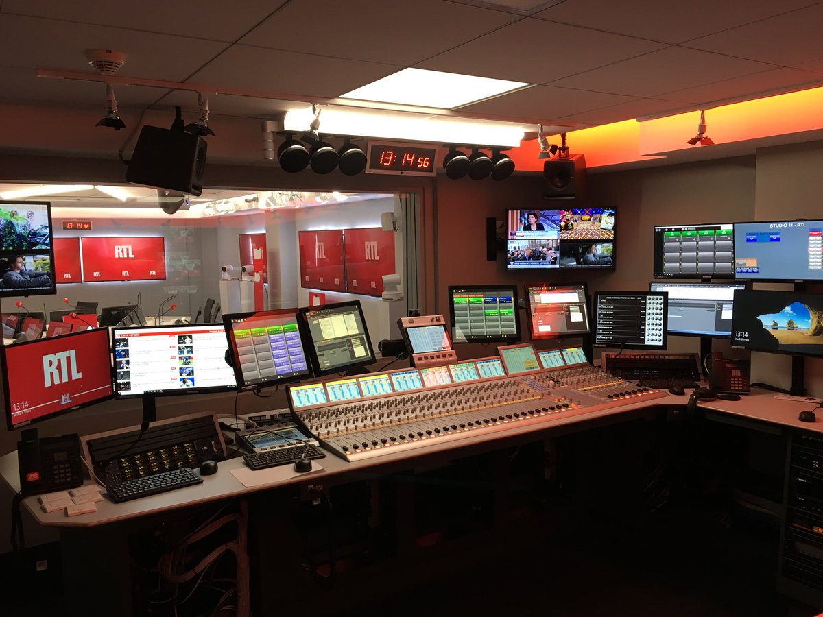 LVKRTL's tweet photo. Visite du futur studio @RTLGrandSoir #excitation #ilesttop https://t.co/ehnKbPRMhn