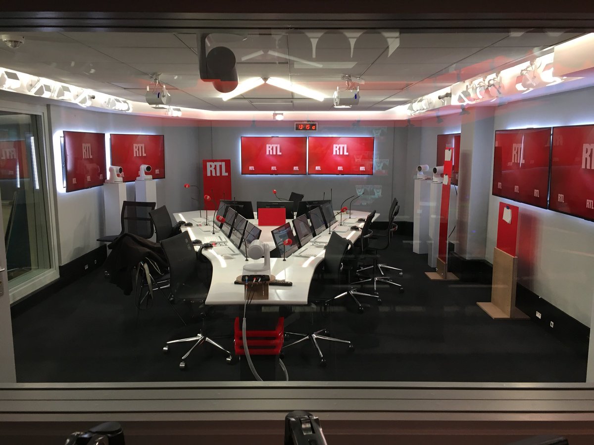 LVKRTL's tweet photo. Visite du futur studio @RTLGrandSoir #excitation #ilesttop https://t.co/ehnKbPRMhn