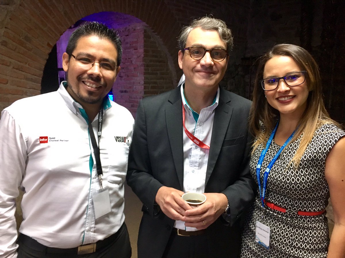 nazmanr's tweet image. #xpansivo2018 @LisandroSciutto