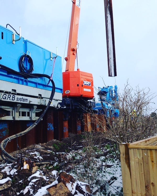 JNPilingLtd's tweet photo. 👀 A little peek into last week's wintery scene at our site at Shoreham by the Sea in Brighton. #Giken F201 #silentpiler with full GRB system. All on hire from @AGDEquipment #sheetpiling #piling #weknowpiling #expertsheetpiling #expertise https://t.co/igNcsDPu16