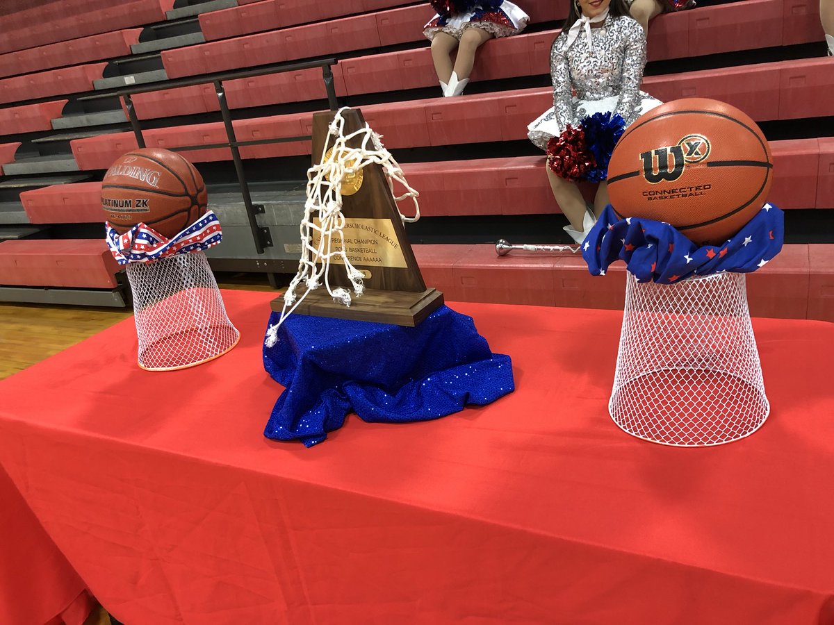 GladuLauren's tweet photo. It’s going down in the South! Ready to take on state #choosesouthgarland @SGHS_Colonels @SGColonelSports https://t.co/Kb3PZt8ryp
