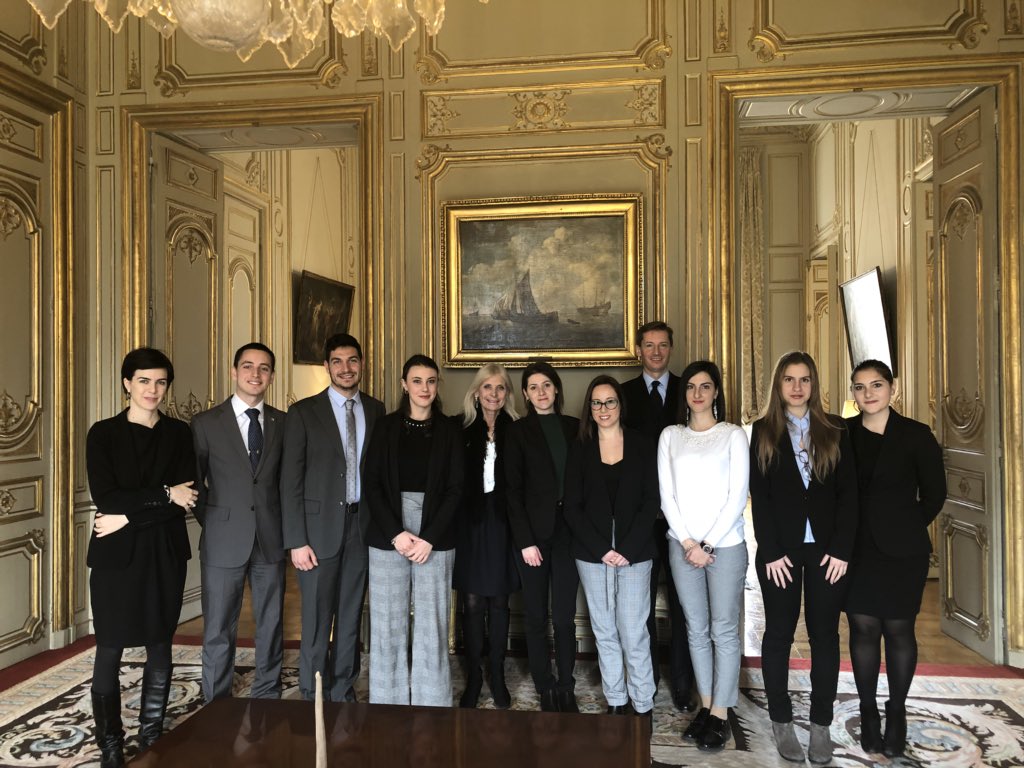ItalyinFrance's tweet photo. L’Ambasciatrice Teresa Castaldo incontra una delegazione del Movimento Studentesco per l’Organizzazione Internazionale Sezione di Napoli @MSOInapoli. Auguri di tante soddisfazioni per questi giovani motivati e preparati. https://t.co/AkoifE3Npt