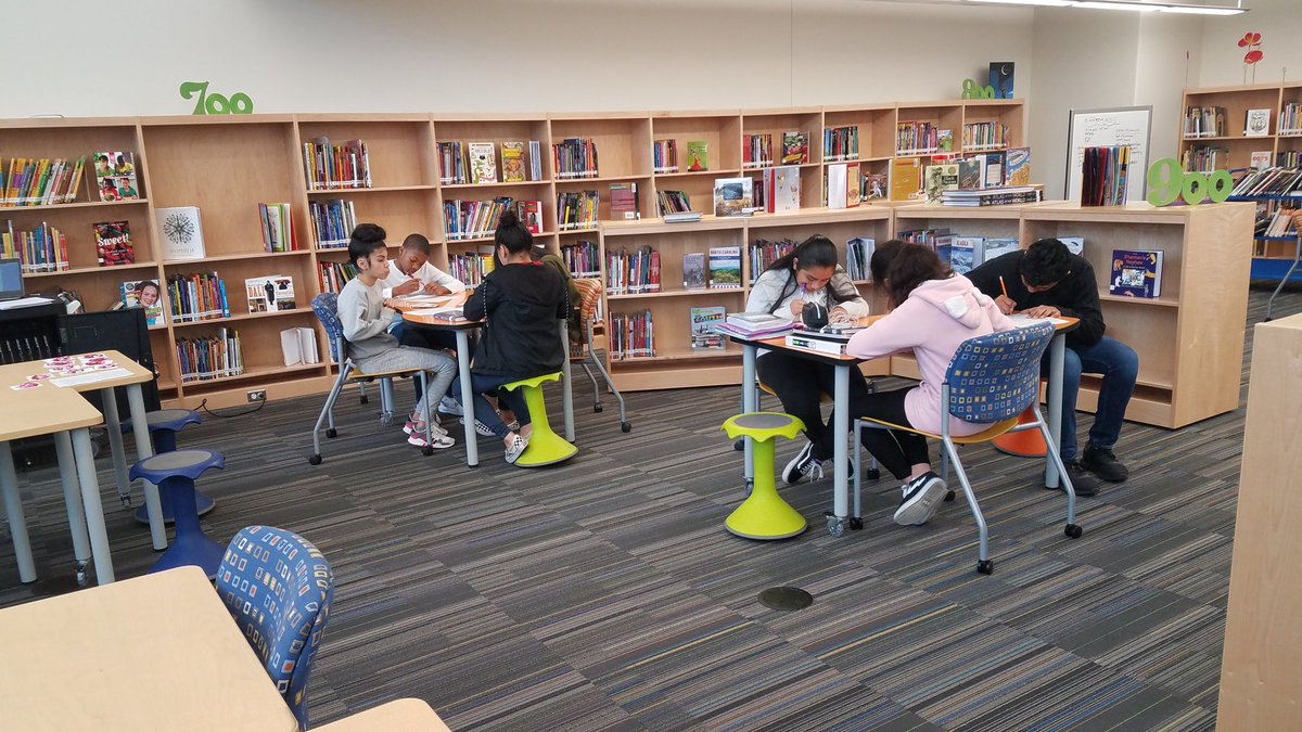 River_Bend_MS's tweet photo. @Dwkuch is utilizing the space of the library to do stations on poetry,  EL curriculum, and explore a plantation using Google VR. https://t.co/tsrlPUyST4