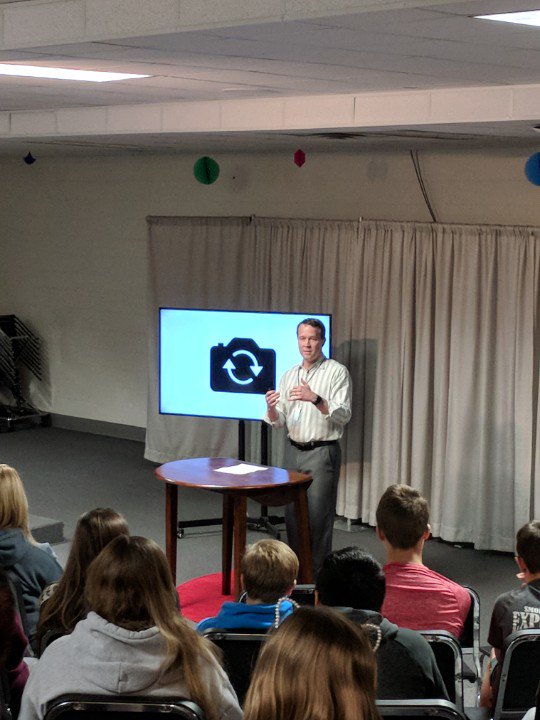 vb4mb's tweet image. Dr. Brawner challenging us to turn the selfie camera around &amp;amp; pay attention to those around us! #wearebranson #wellnessrules #helpothers