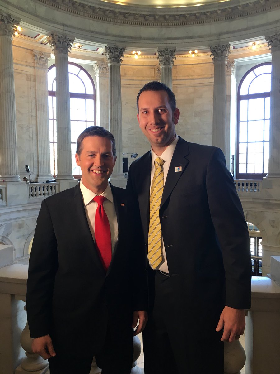 aaronJfabel's tweet photo. Thank you @SenSasse for allowing me to stalk you this morning before going on air. We appreciate your work in the state of Nebraska and our country as we focus on strengthening communities at the Y. #YAdvocate https://t.co/i35FQUCXN4