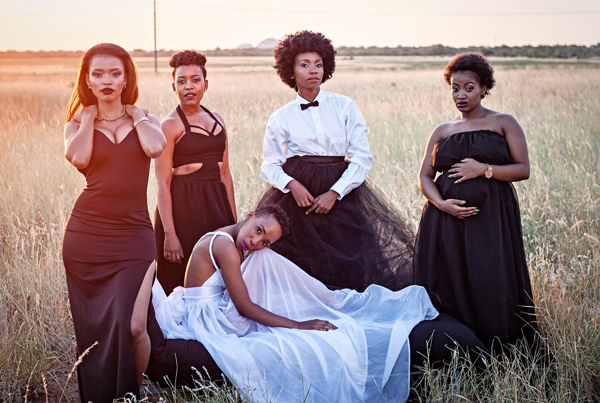 tsholo_dikobe's tweet photo. Dinaledi tsa Masa!!🌟💫✨

#HappyInternationalWomensDay #BotswanaWomen #InfluentialWomen 🤗💞
Photography | Brilliant Kodie
Stylist | Thapelo Letsebe https://t.co/AIorjOG4Lh