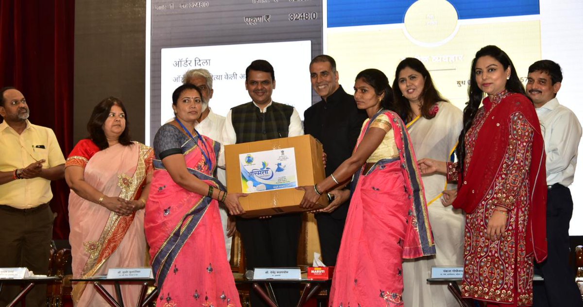 Pankajamunde's tweet photo. Schemes like #Asmita , #jalyuktshviar #CMGSY n many others r bringing major change in lives of our rural population who were deprived of development for decades By addressing core issues, we r focusing on bringing major mindset change towards many neglected issues @CMOMaharashtra https://t.co/h9ODDxq5vF