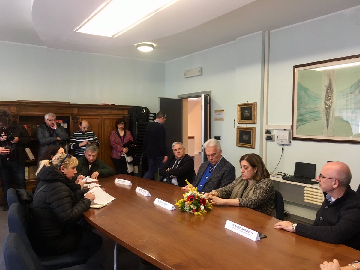 Ospedale di Terni (@ospedaleterni) on Twitter photo In occasione della giornata mondiale dei #reni, quest'anno dedicata proprio alla salute della #donna, la Presidente <a href="/CatiusciaMarini/">Catiuscia Marini</a> ha partecipato ancheall’inaugurazione del Centro #Dialisi, completamente ristrutturato e riorganizzato In occasione della giornata mondiale dei #reni, quest'anno dedicata proprio alla salute della #donna, la Presidente <a href="/CatiusciaMarini/">Catiuscia Marini</a> ha partecipato ancheall’inaugurazione del Centro #Dialisi, completamente ristrutturato e riorganizzato