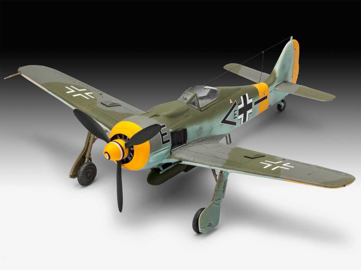 Revell UK tweet media