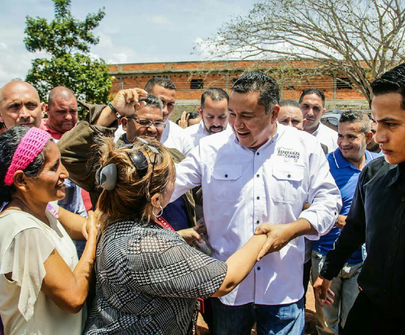 ElCambioVE's tweet photo. Hermosas, aguerridas y echadas para adelante, así se define la mujer venezolana, hoy extendemos nuestras felicitaciones a cada una de ellas, prometiéndoles que días mejores vienen para sus hogares, ¡Feliz Día de la Mujer! #EsperanzaPorElCambio https://t.co/PxLIl8QXKT